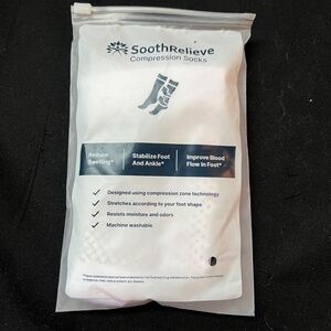 SoothRelieve Compression Socks White & Black Size Medium Stabilize Foot